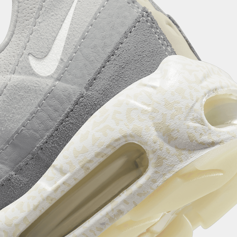 gemakkelijk Vertrek onaangenaam Nike Air Max 95 QS - 'Light Bone' – Kicks Lounge